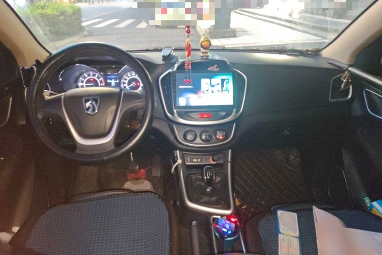 Used Baojun 560 2016 1.8L Manual Value Edition Center Console