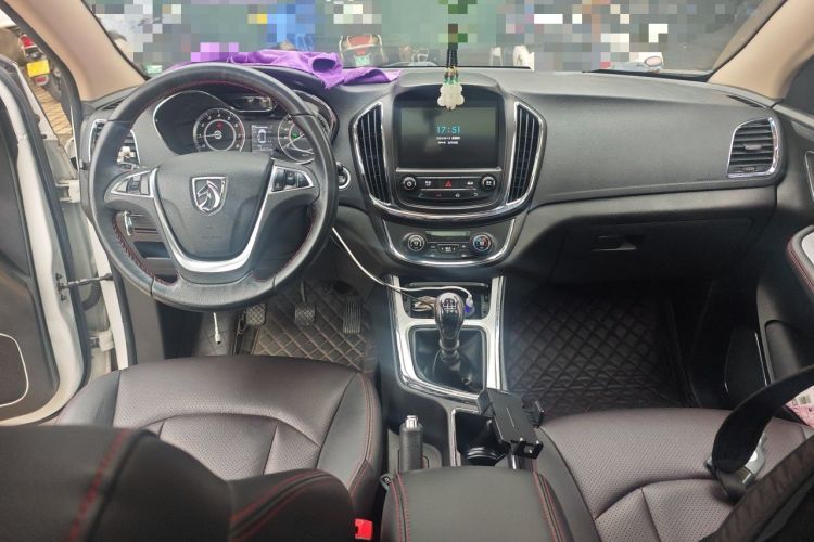 Used Baojun 560 2016 1.5T Manual Luxury Model Center Console