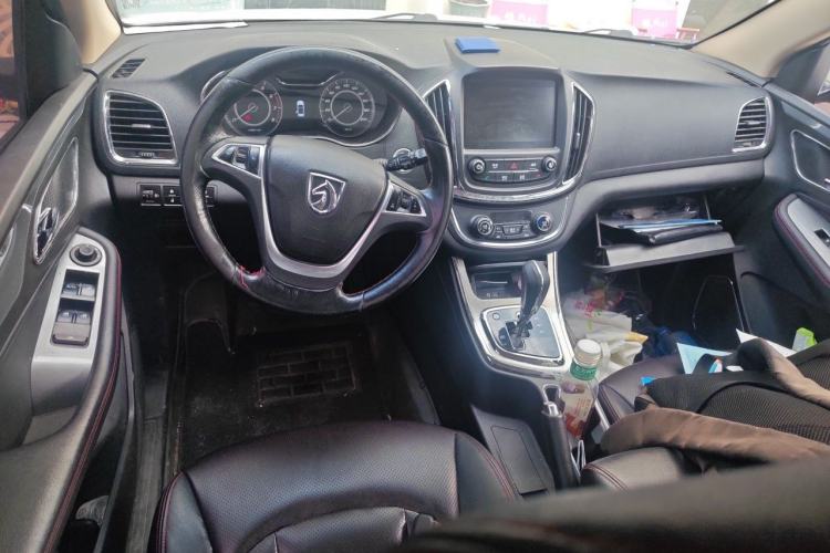 Used Baojun 560 2016 1.8L iAMT Luxury Model Center Console