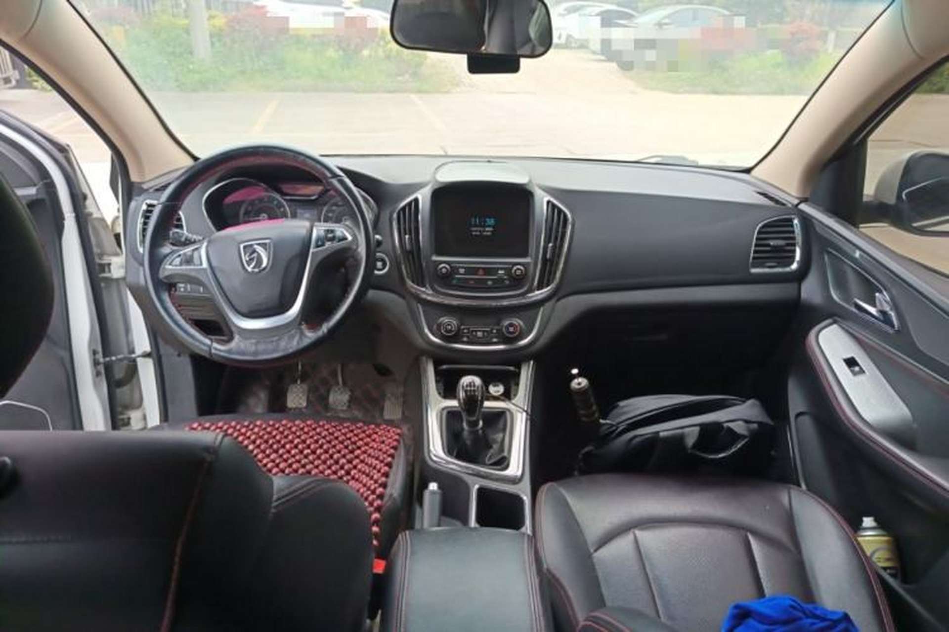 Used Baojun 560 2016 1.8L Manual Luxury Edition Center Console