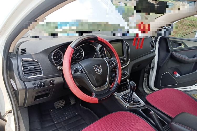 Used Baojun 560 2016 1.8L iAMT Luxury Model Center Console