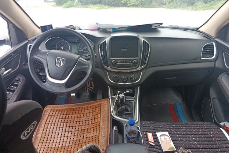 Used Baojun 560 2016 1.8L Manual Value Edition Center Console