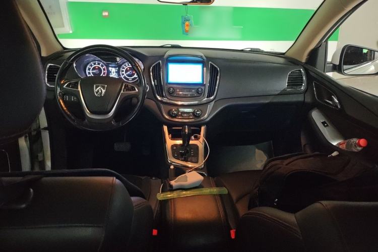 Used Baojun 560 2016 1.8L iAMT Luxury Model Center Console