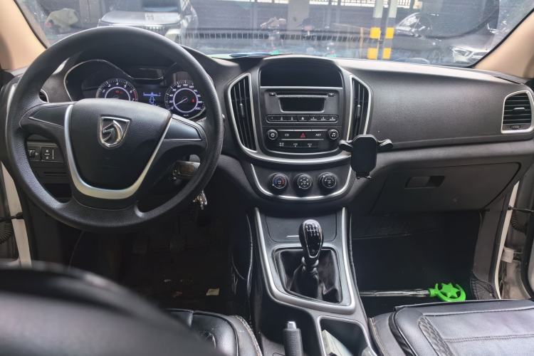Used Baojun 560 2016 1.8L Manual Comfort Edition Center Console