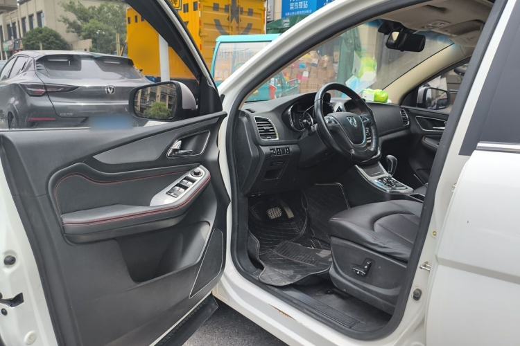 Used Baojun 560 2016 1.8L iAMT Luxury Model Driver Seat