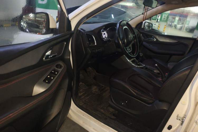 Used Baojun 560 2016 1.8L Manual Luxury Edition Driver Seat
