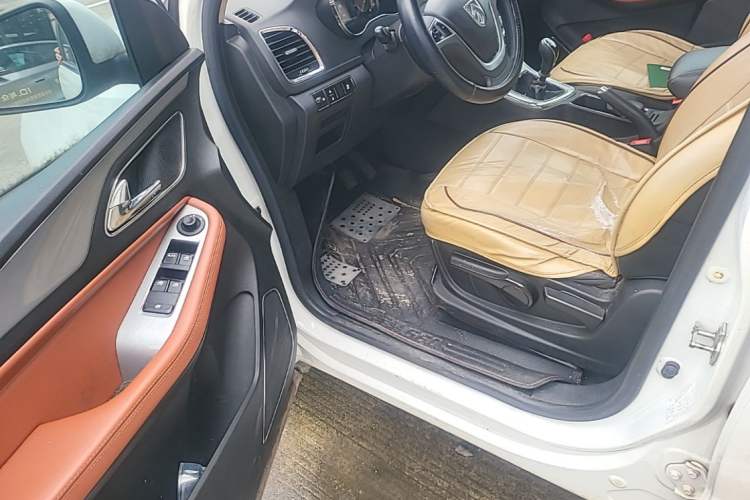 Used Baojun 560 2016 1.8L Manual Elite Edition Driver Seat