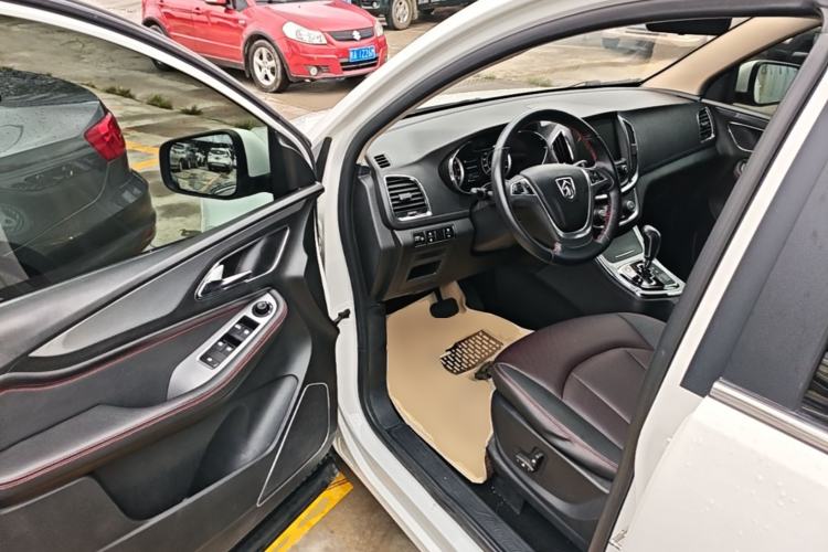 Used Baojun 560 2016 1.8L iAMT Luxury Model Driver Seat
