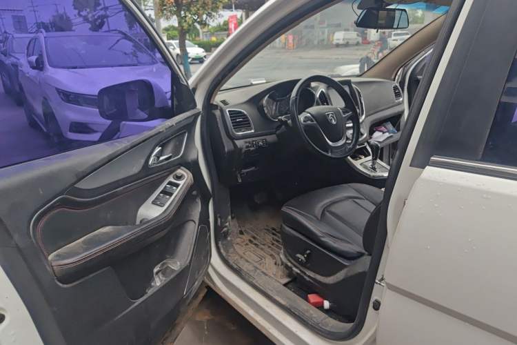 Used Baojun 560 2016 1.8L iAMT Luxury Model Driver Seat