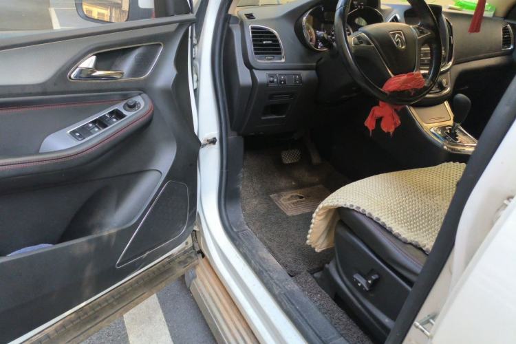 Used Baojun 560 2016 1.8L iAMT Luxury Model Driver Seat