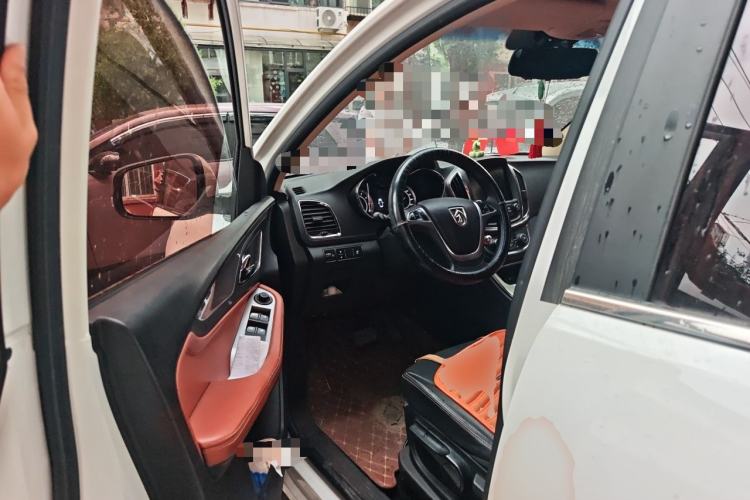 Used Baojun 560 2016 1.8L iAMT Elite Edition Driver Seat