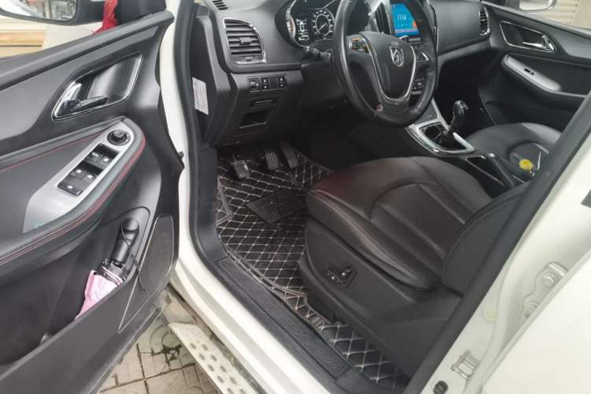 Used Baojun 560 2016 1.5T Manual Luxury Model Driver Seat