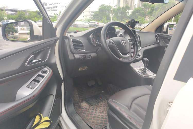 Used Baojun 560 2016 1.8L iAMT Luxury Model Driver Seat