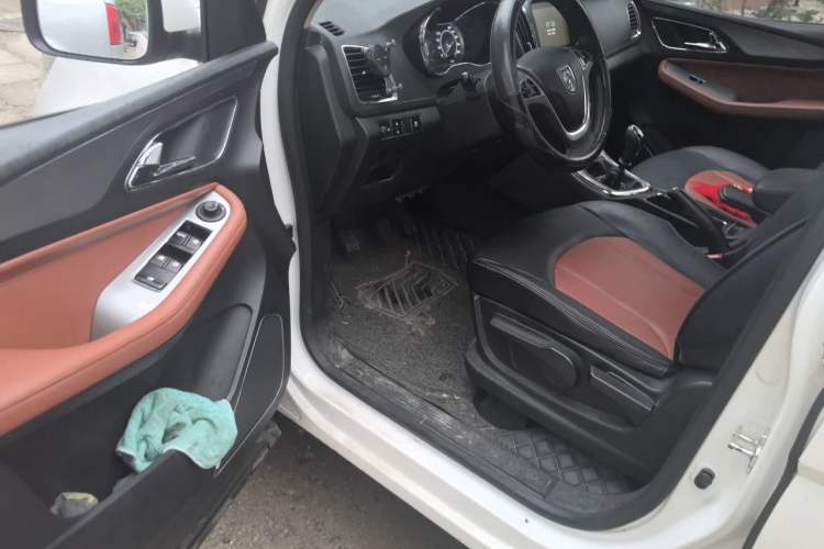 Used Baojun 560 2016 1.5T Manual Elite Edition Driver Seat