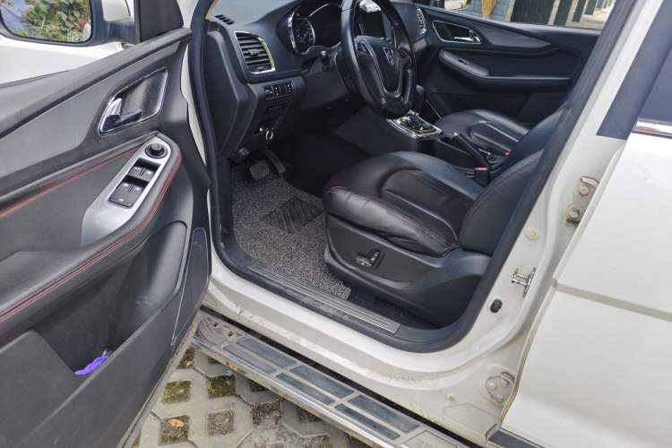 Used Baojun 560 2016 1.8L iAMT Luxury Model Driver Seat