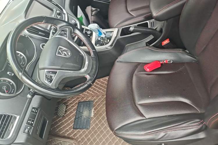 Used Baojun 560 2016 1.8L iAMT Luxury Model Driver Seat