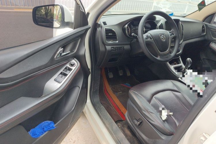 Used Baojun 560 2016 1.5T Manual Luxury Model Driver Seat