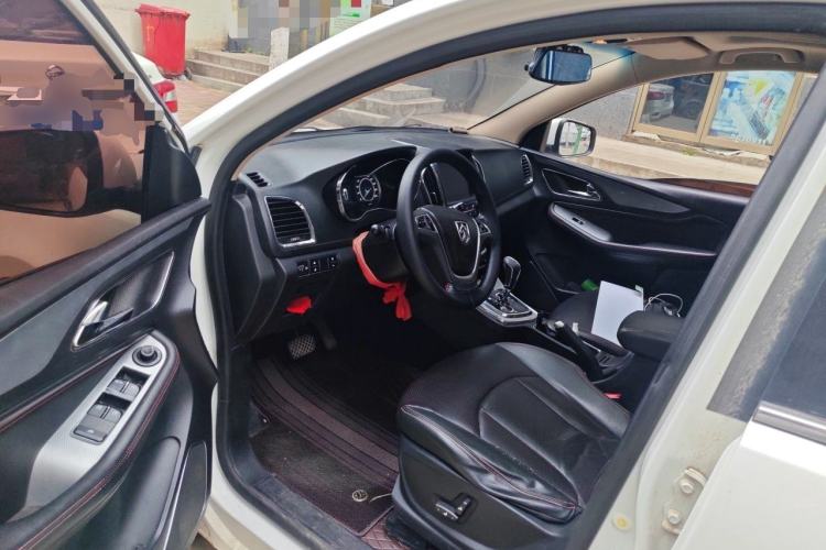 Used Baojun 560 2016 1.8L iAMT Luxury Model Driver Seat
