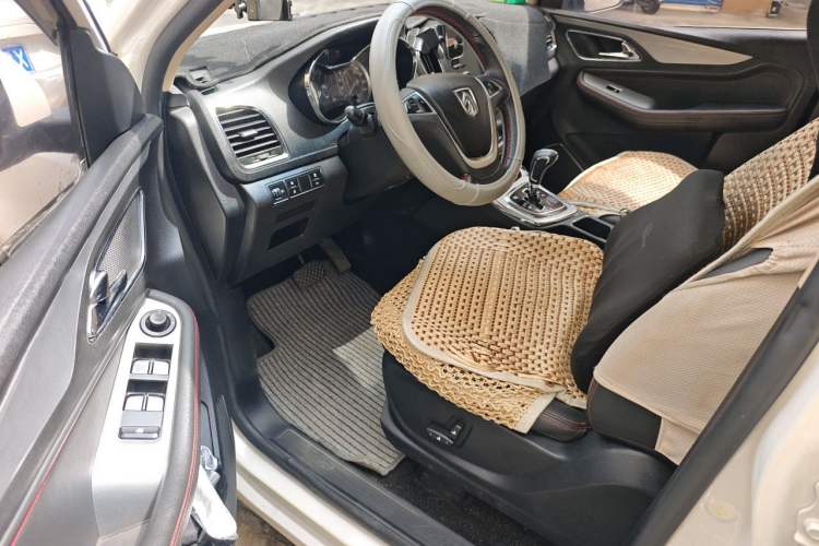 Used Baojun 560 2016 1.8L iAMT Luxury Model Driver Seat