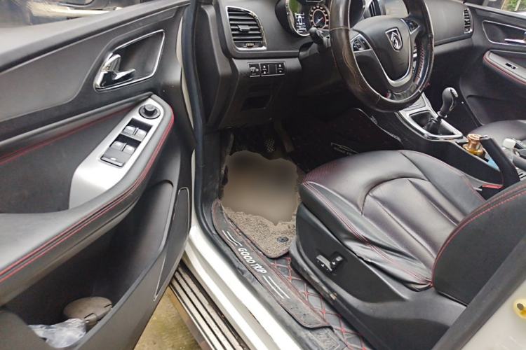 Used Baojun 560 2016 1.5T Manual Luxury Model Driver Seat