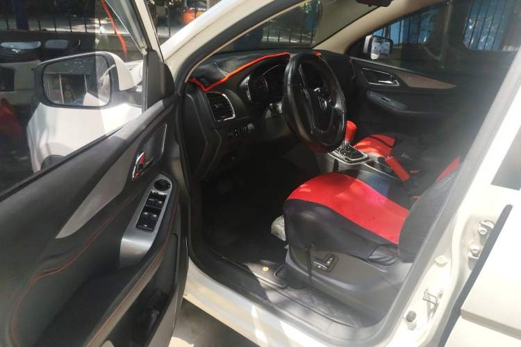 Used Baojun 560 2016 1.8L iAMT Luxury Model Driver Seat