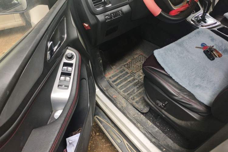 Used Baojun 560 2016 1.8L iAMT Luxury Model Driver Seat