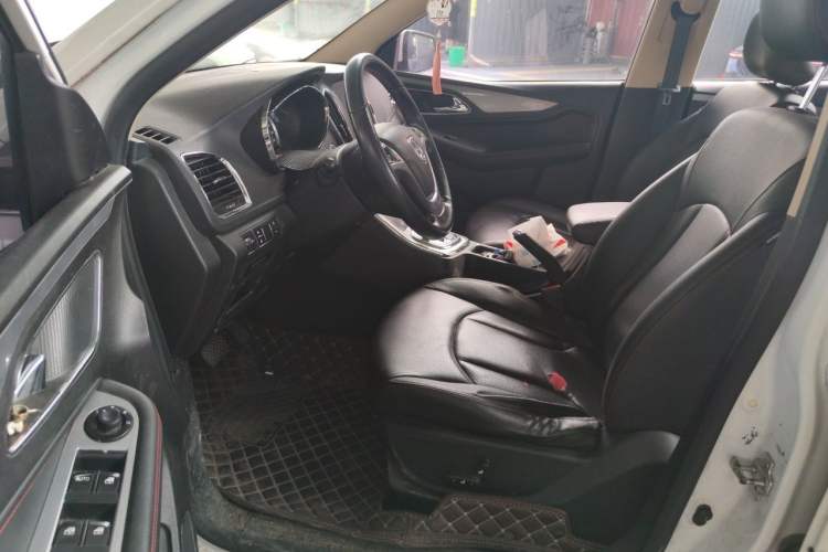 Used Baojun 560 2016 1.8L iAMT Luxury Model Driver Seat