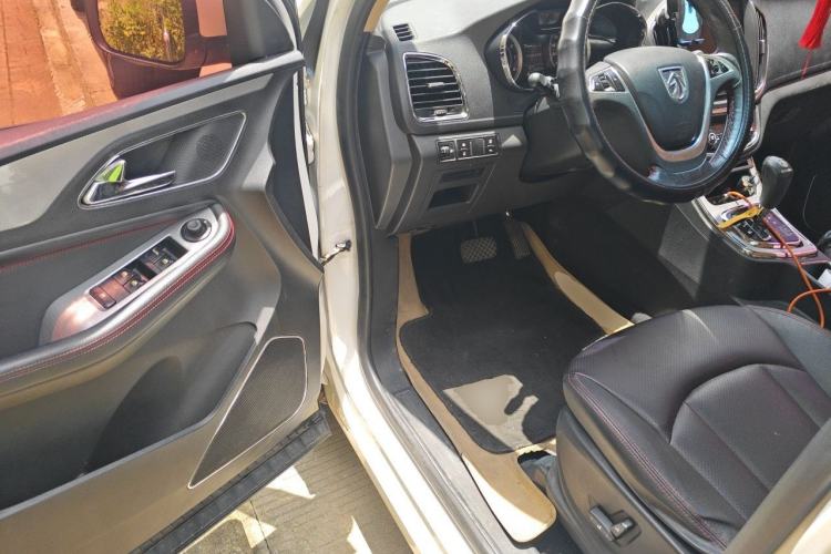 Used Baojun 560 2016 1.8L iAMT Luxury Model Driver Seat