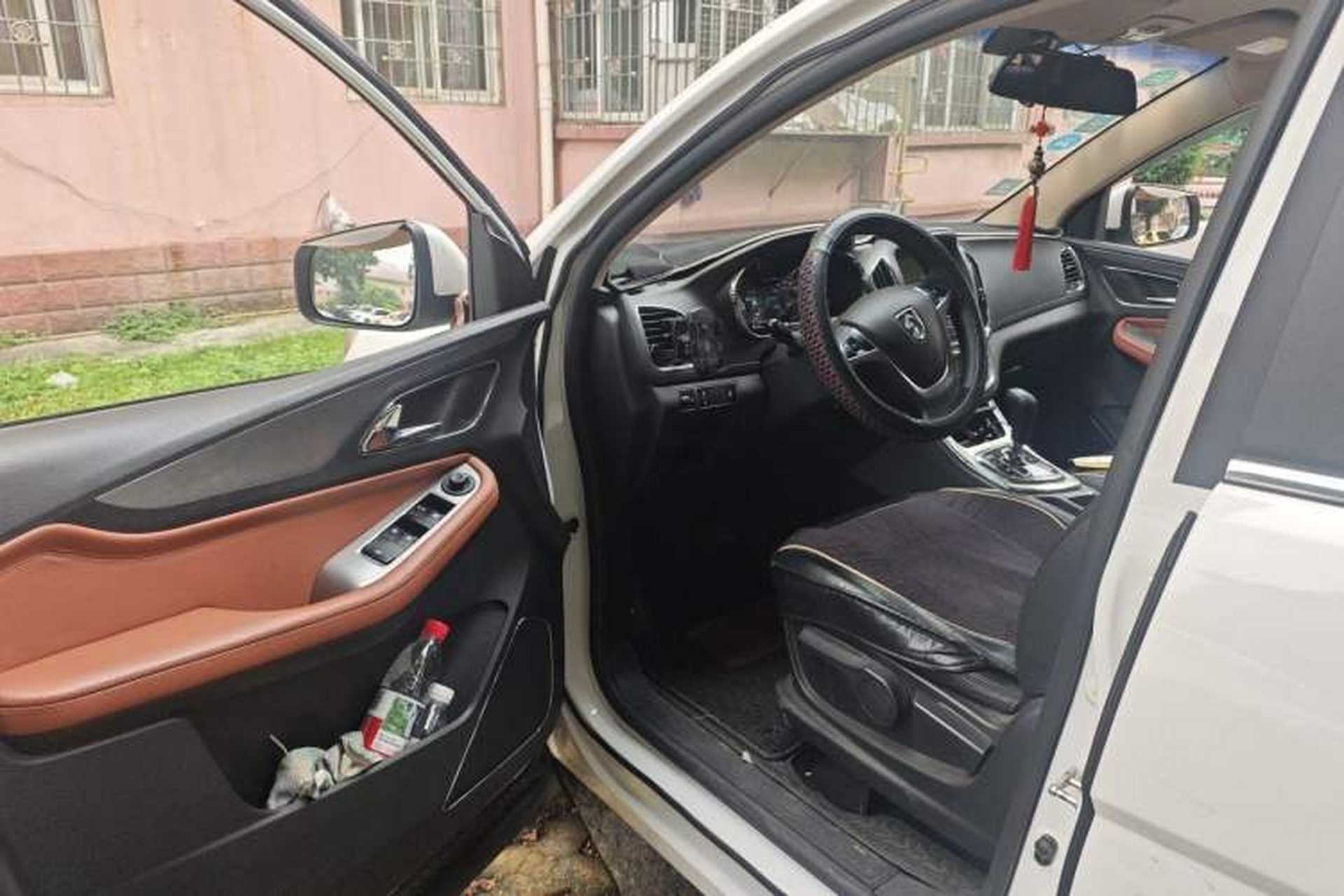 Used Baojun 560 2016 1.8L iAMT Elite Edition Driver Seat