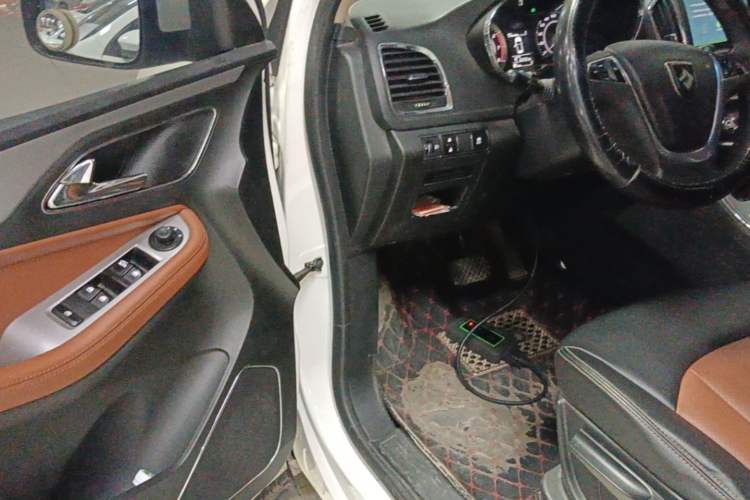 Used Baojun 560 2016 1.8L iAMT Elite Edition Driver Seat