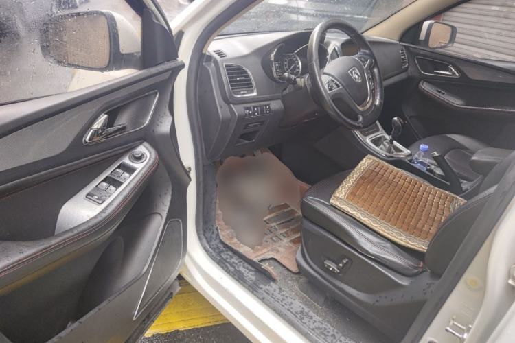 Used Baojun 560 2016 1.8L Manual Luxury Edition Driver Seat