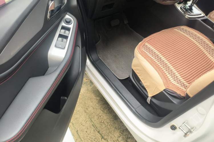 Used Baojun 560 2016 1.8L iAMT Luxury Model Driver Seat