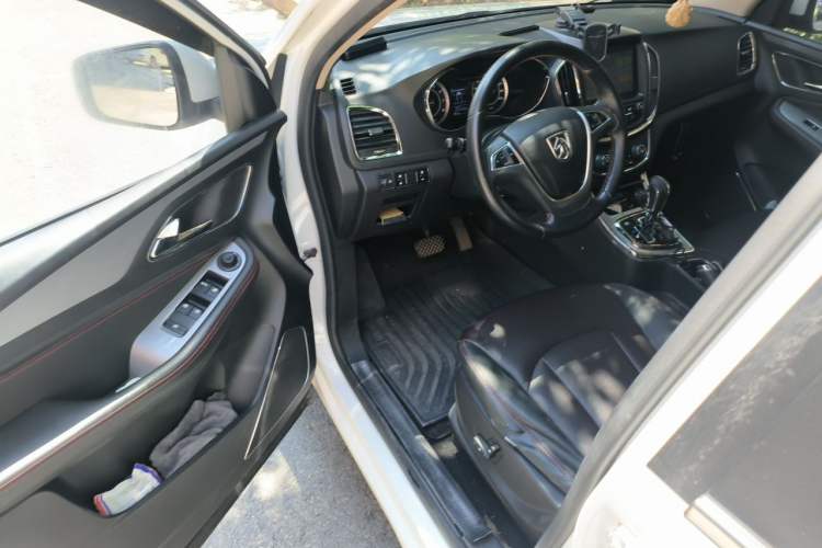 Used Baojun 560 2016 1.8L iAMT Luxury Model Driver Seat