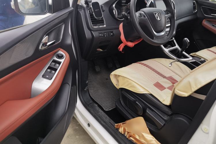 Used Baojun 560 2016 1.8L Manual Elite Edition Driver Seat