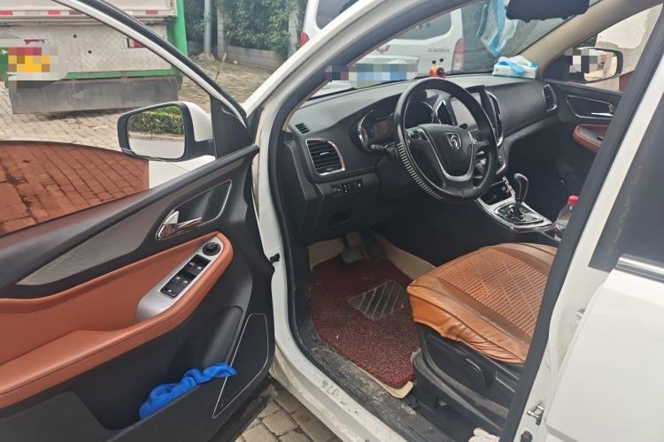 Used Baojun 560 2016 1.8L iAMT Elite Edition Driver Seat
