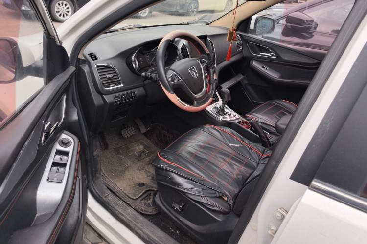 Used Baojun 560 2016 1.8L iAMT Luxury Model Driver Seat