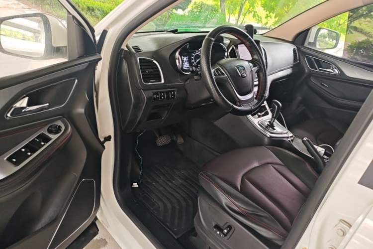 Used Baojun 560 2016 1.8L iAMT Luxury Model Driver Seat