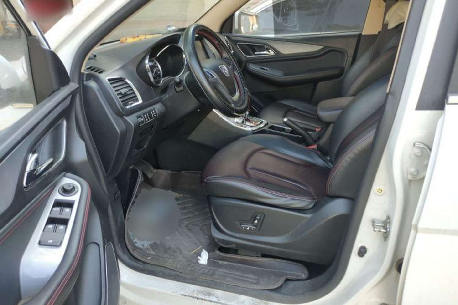 Used Baojun 560 2016 1.8L iAMT Luxury Model Driver Seat