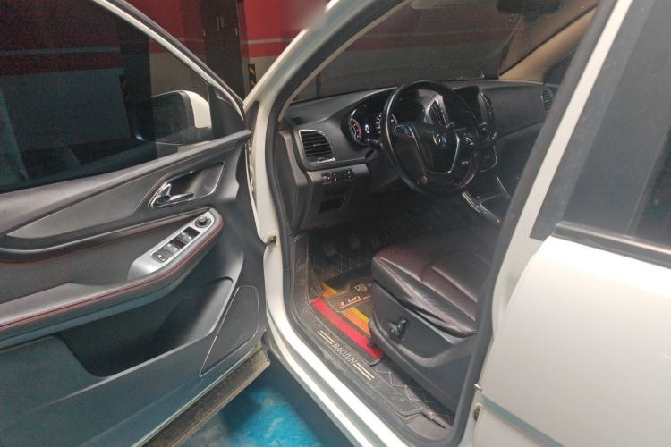 Used Baojun 560 2016 1.5T Manual Luxury Model Driver Seat