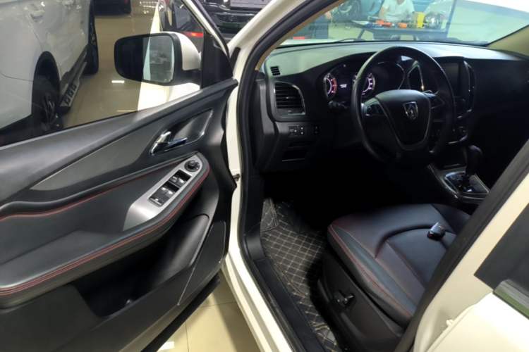 Used Baojun 560 2016 1.8L iAMT Luxury Model Driver Seat