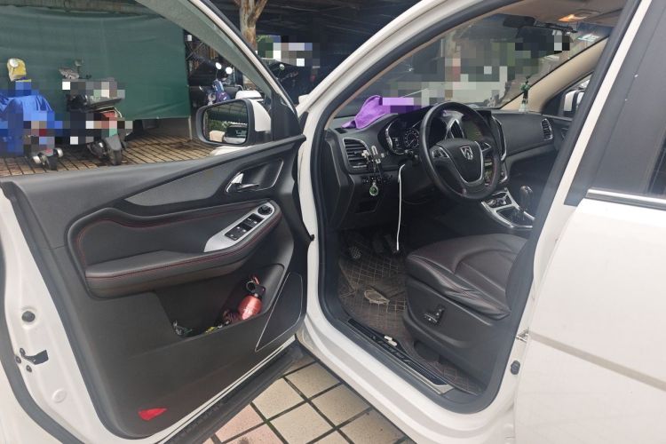 Used Baojun 560 2016 1.5T Manual Luxury Model Driver Seat
