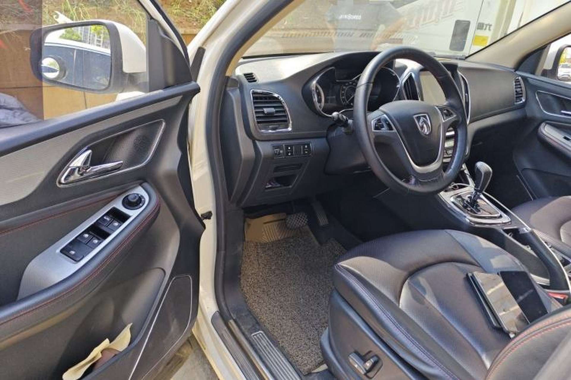 Used Baojun 560 2016 1.8L iAMT Luxury Model Driver Seat