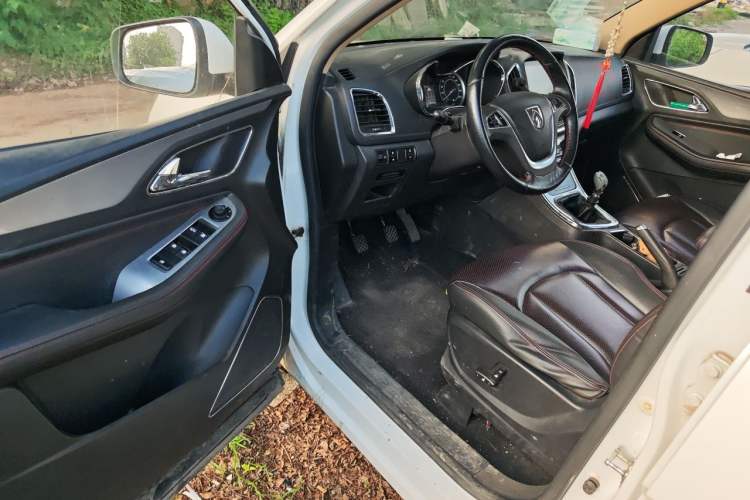 Used Baojun 560 2016 1.5T Manual Luxury Model Driver Seat
