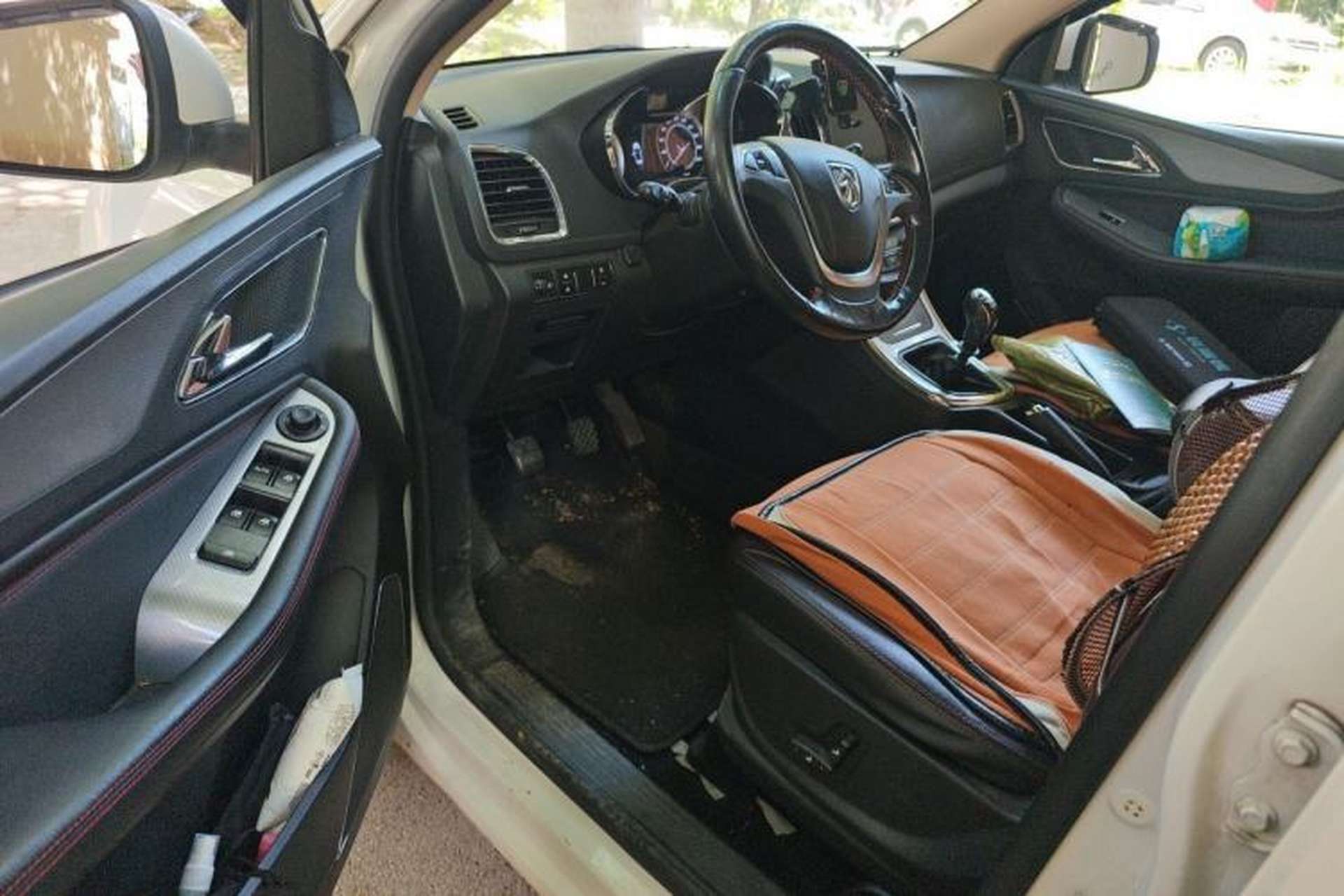Used Baojun 560 2016 1.5T Manual Luxury Model Driver Seat