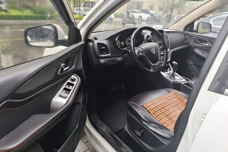 Used Baojun 560 2016 1.8L iAMT Luxury Model Driver Seat