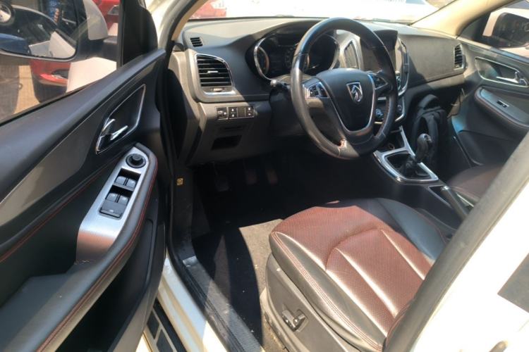 Used Baojun 560 2016 1.5T Manual Luxury Model Driver Seat