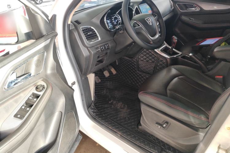 Used Baojun 560 2016 1.5T Manual Luxury Model Driver Seat