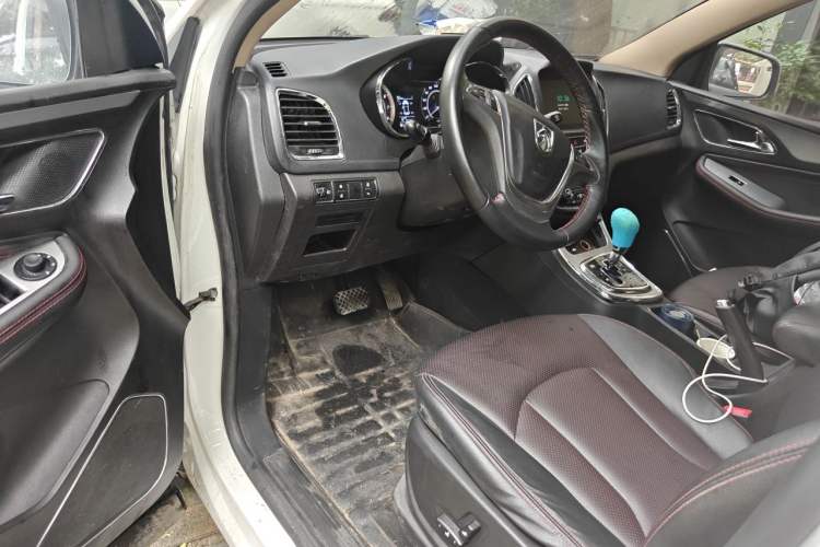 Used Baojun 560 2016 1.8L iAMT Luxury Model Driver Seat