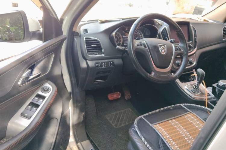 Used Baojun 560 2016 1.8L iAMT Luxury Model Driver Seat