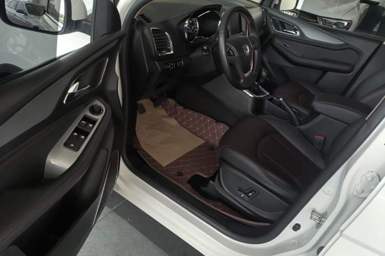 Used Baojun 560 2016 1.8L Manual Luxury Edition Driver Seat